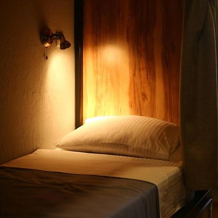 Hostel Nomad Tbilisi Esterno foto