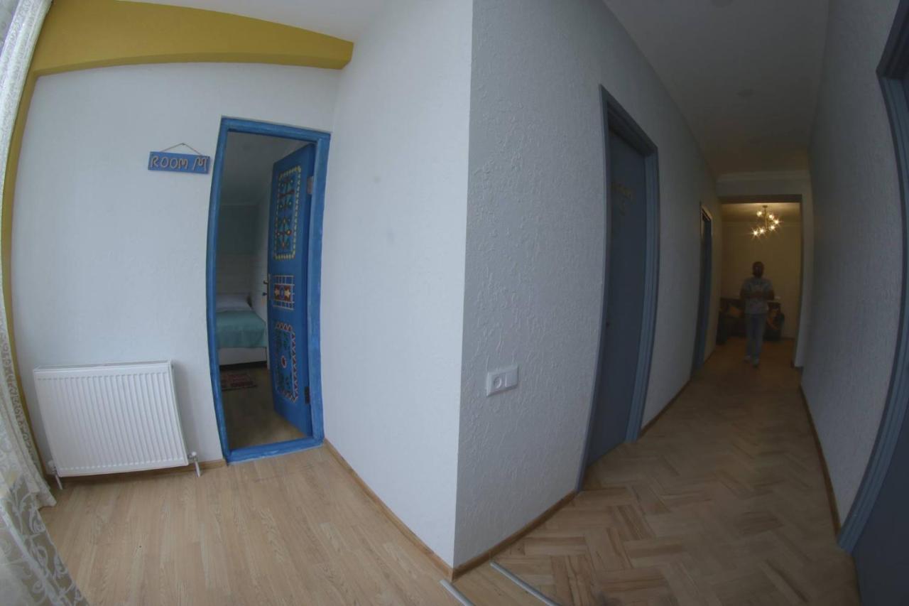 Hostel Nomad Tbilisi Esterno foto