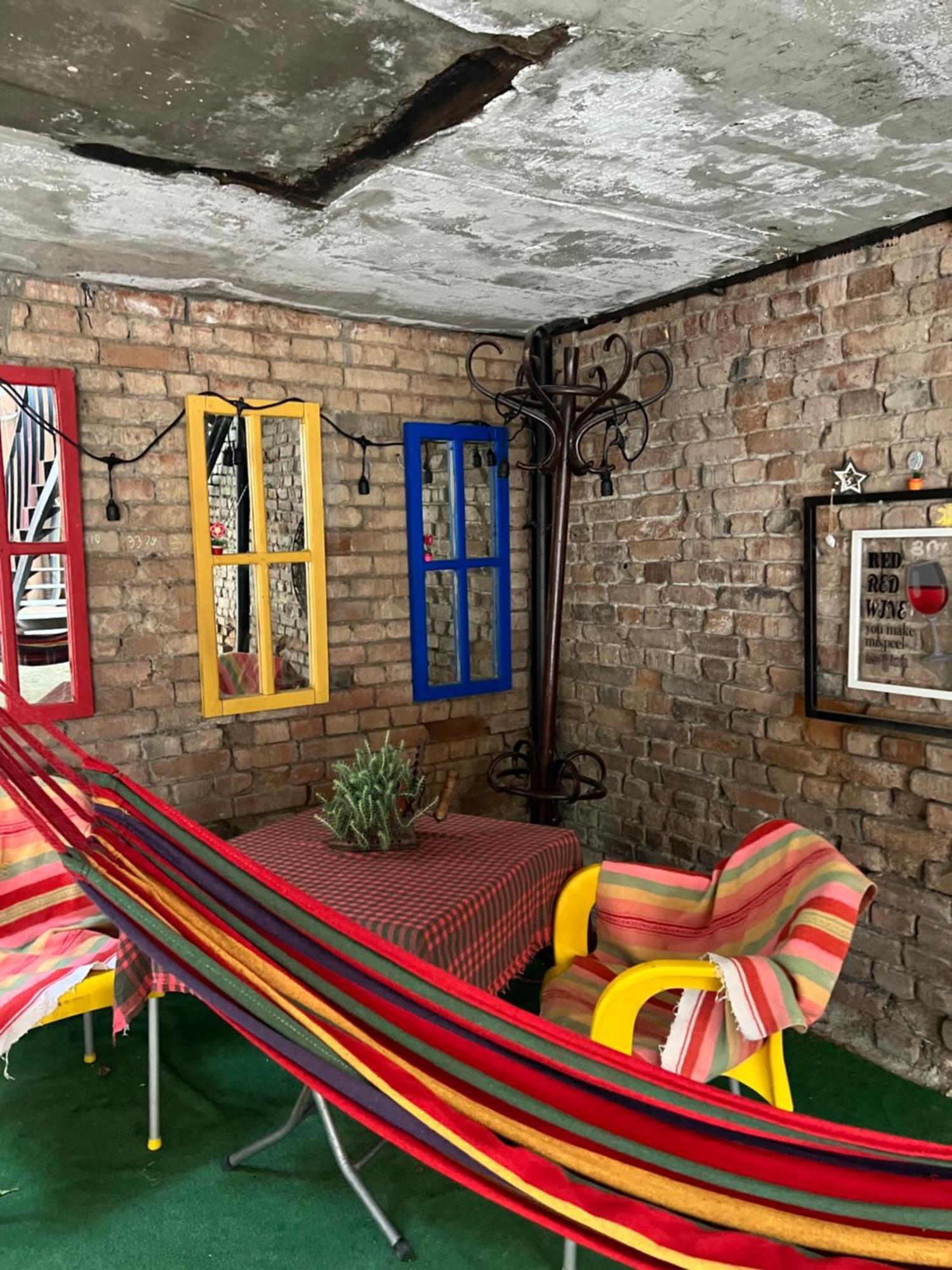 Hostel Nomad Tbilisi Esterno foto